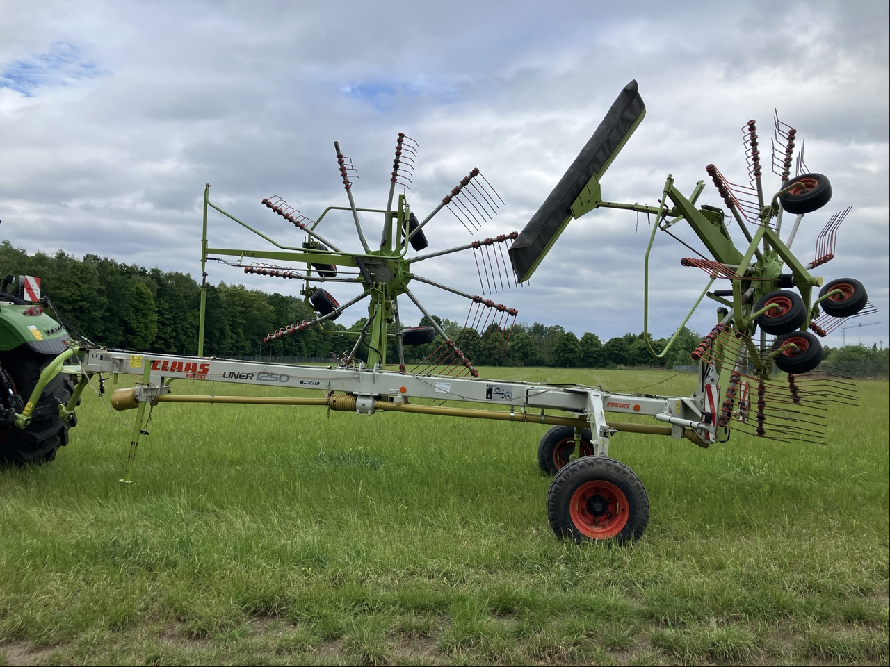 Claas Liner 1250 Profil - Hooischudder: afbeelding 1 Claas Liner 1250 Profil - Hooischudder: afbeelding 1