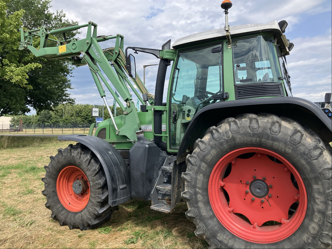 Fendt 712 COM1 - Tractor: afbeelding 2 Fendt 712 COM1 - Tractor: afbeelding 2