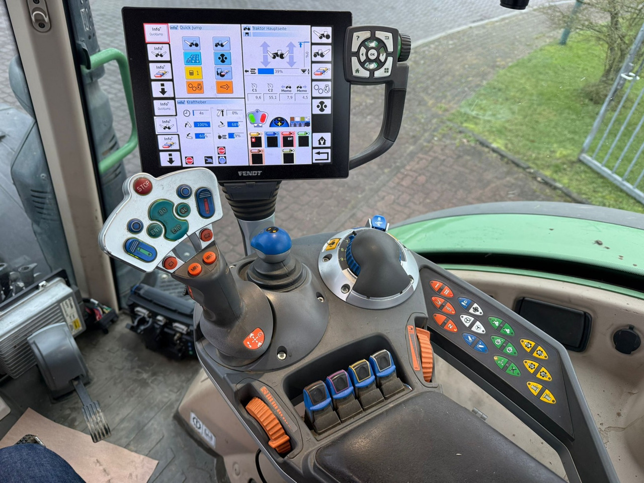 Fendt 724 Vario S4 Profi Plus - Tractor: afbeelding 3 Fendt 724 Vario S4 Profi Plus - Tractor: afbeelding 3
