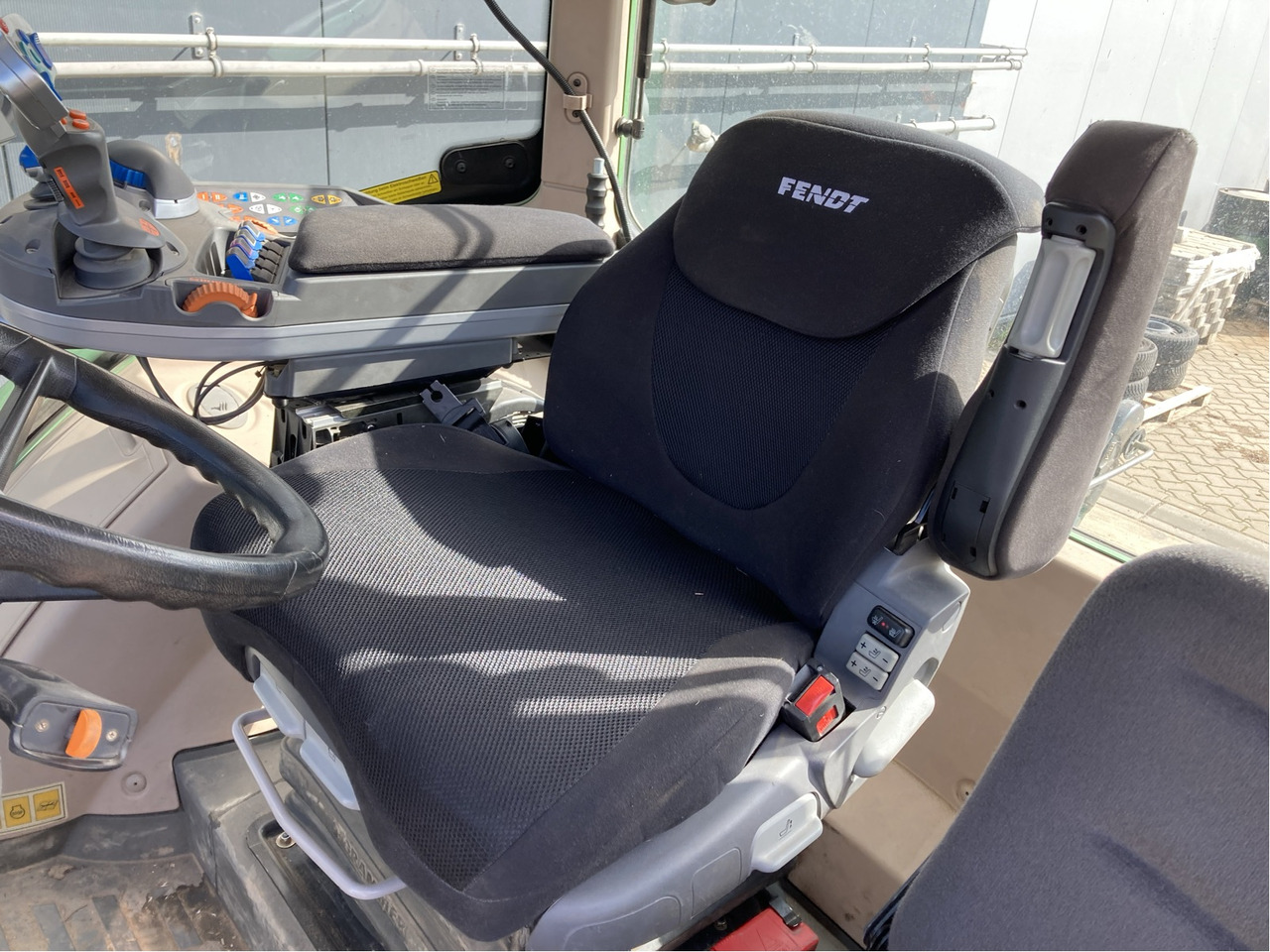 Fendt 724 Vario SCR - Tractor: afbeelding 2 Fendt 724 Vario SCR - Tractor: afbeelding 2