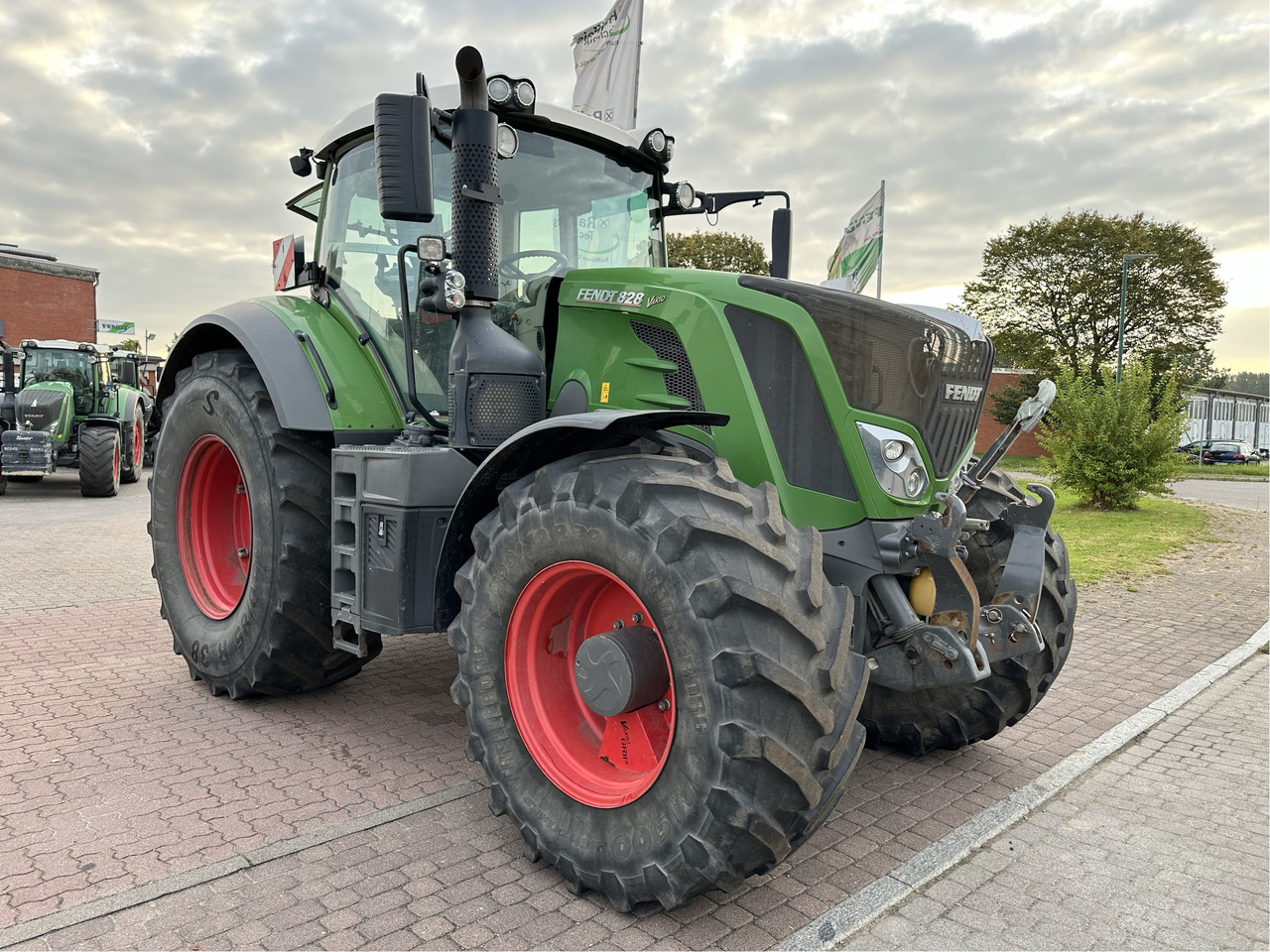Tractor Fendt 828 Vario S4: afbeelding 1