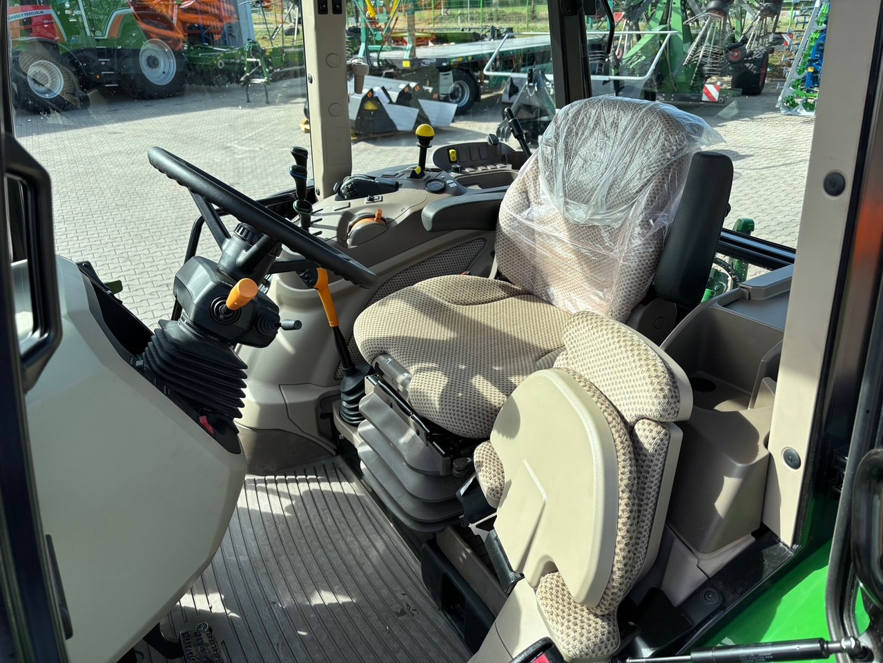 John Deere 5090 M - Tractor: afbeelding 4 John Deere 5090 M - Tractor: afbeelding 4