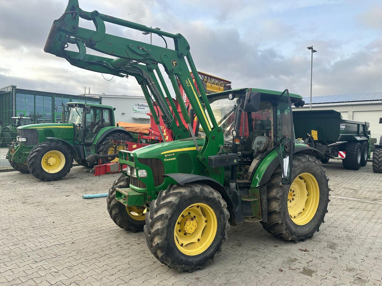 John Deere 5100 R - Tractor: afbeelding 1 John Deere 5100 R - Tractor: afbeelding 1