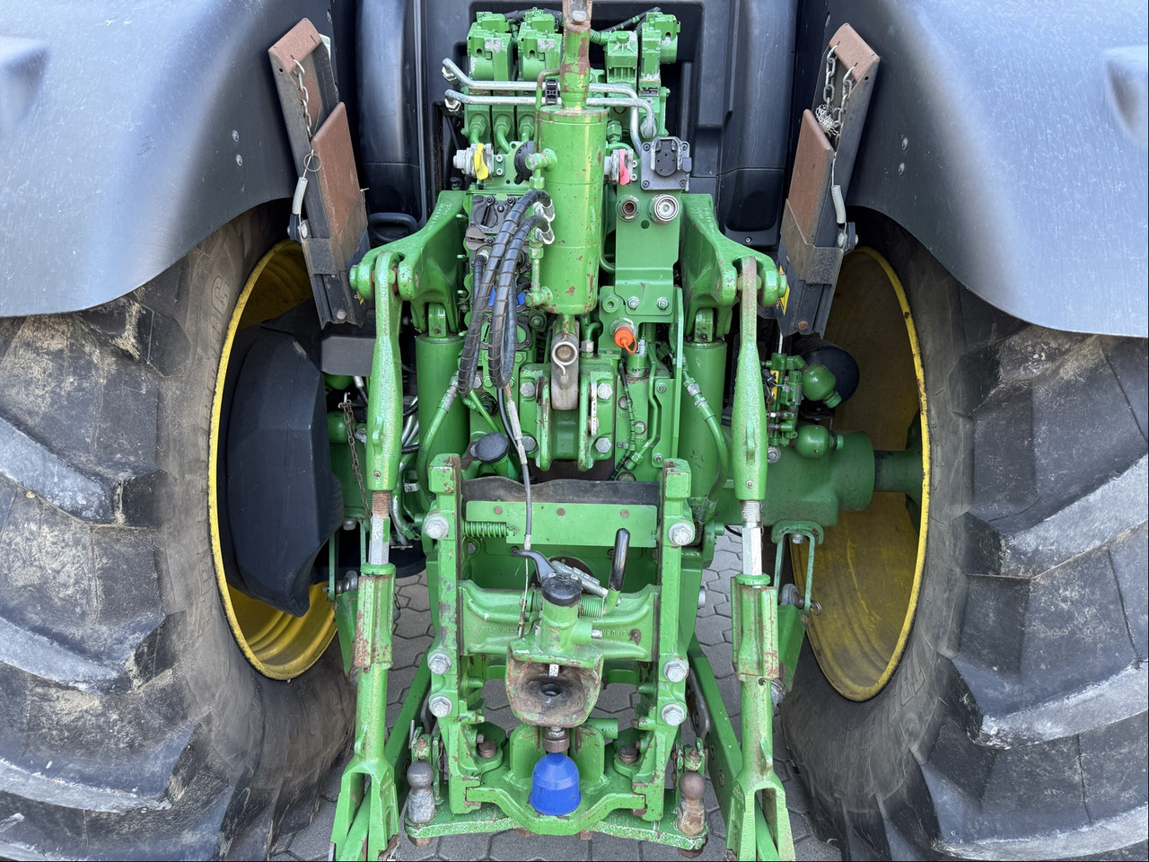 Tractor John Deere 6215R: afbeelding 13