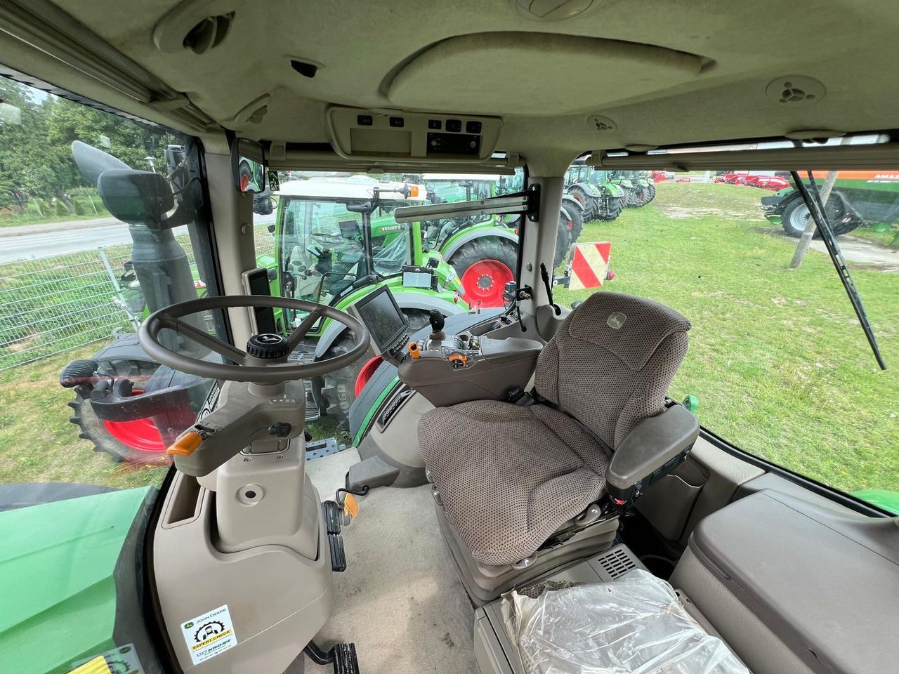 John Deere 7310 R - Tractor: afbeelding 2 John Deere 7310 R - Tractor: afbeelding 2