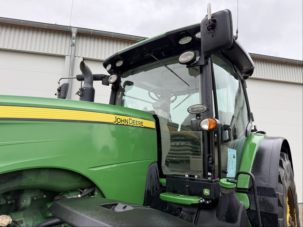 John Deere 8320 R - Tractor: afbeelding 3 John Deere 8320 R - Tractor: afbeelding 3