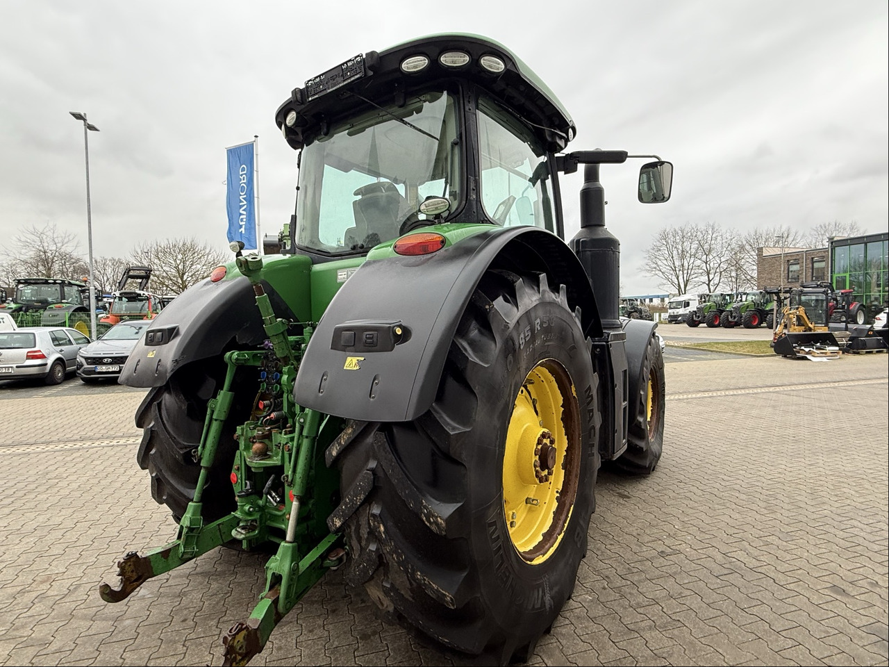 John Deere 8320 R - Tractor: afbeelding 5 John Deere 8320 R - Tractor: afbeelding 5