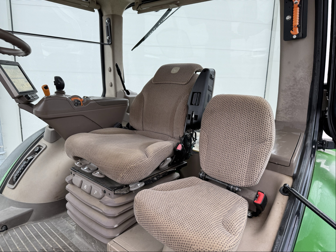 John Deere 8320 R E23 - Tractor: afbeelding 2 John Deere 8320 R E23 - Tractor: afbeelding 2