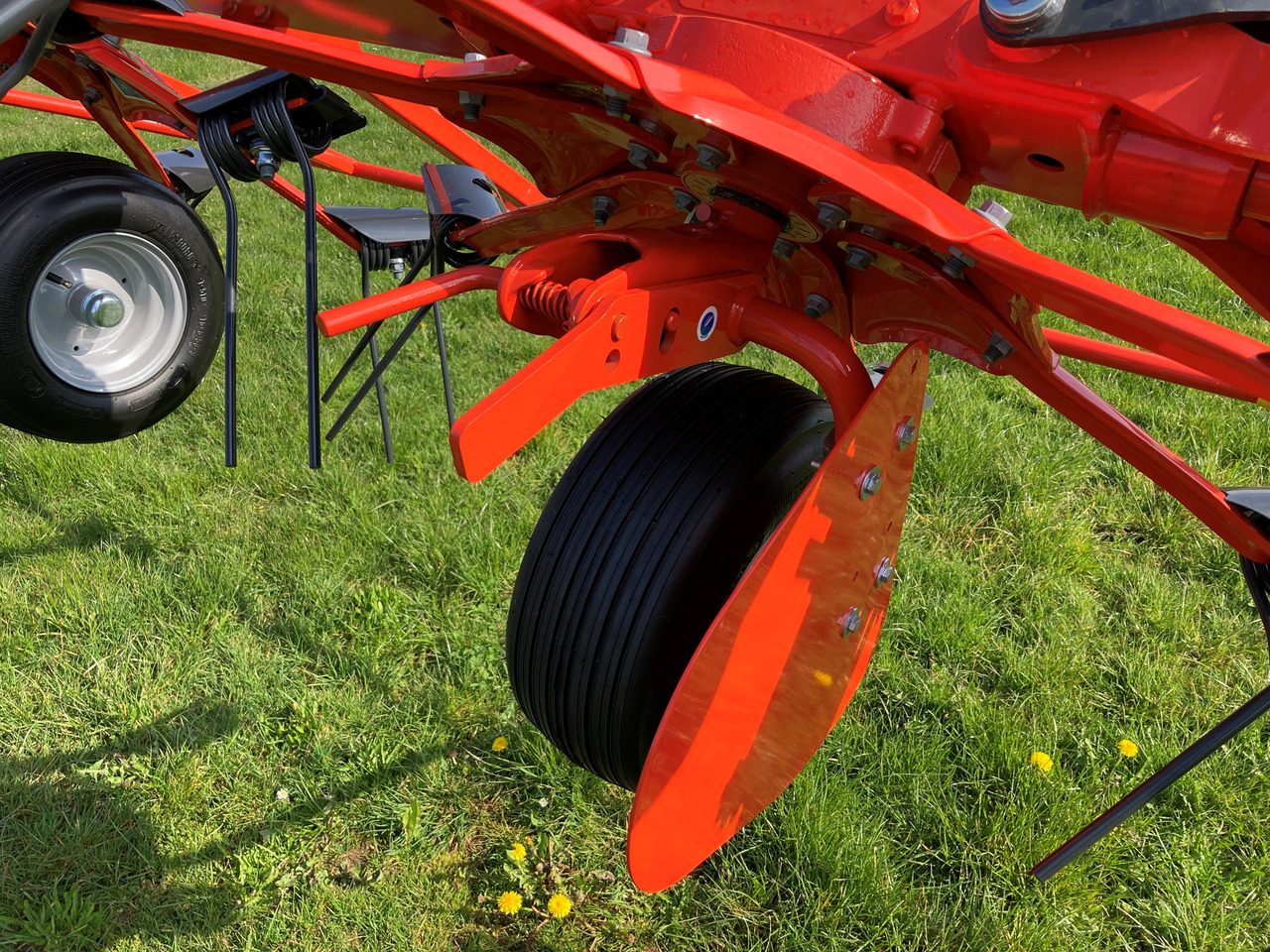 Kuhn GF 13003T Giroheuer - Hooischudder: afbeelding 3 Kuhn GF 13003T Giroheuer - Hooischudder: afbeelding 3