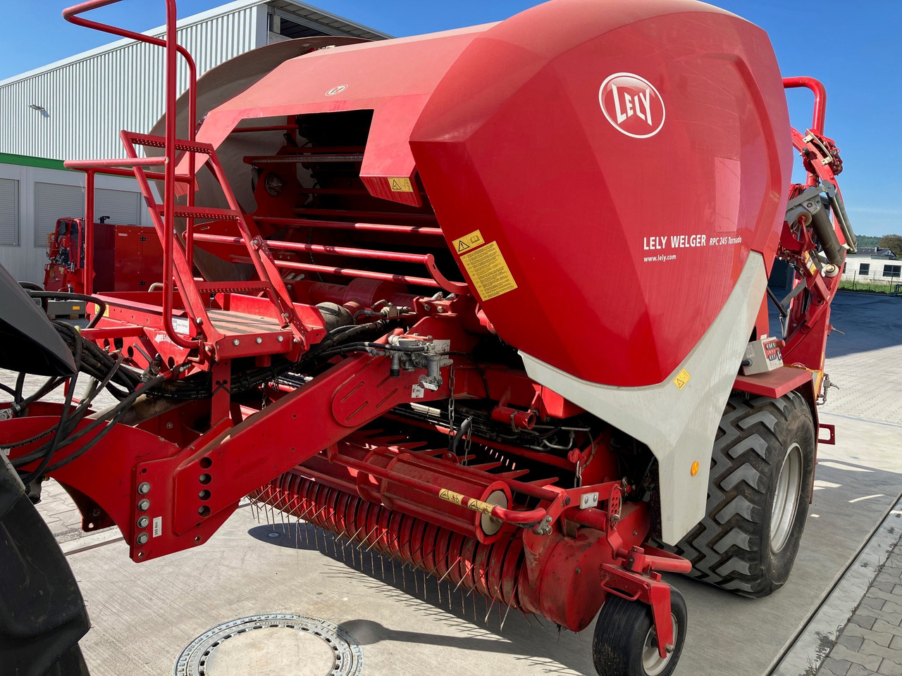 Lely Welger RPC 245 Tornado - Hooi-/ Voedermachine: afbeelding 1 Lely Welger RPC 245 Tornado - Hooi-/ Voedermachine: afbeelding 1