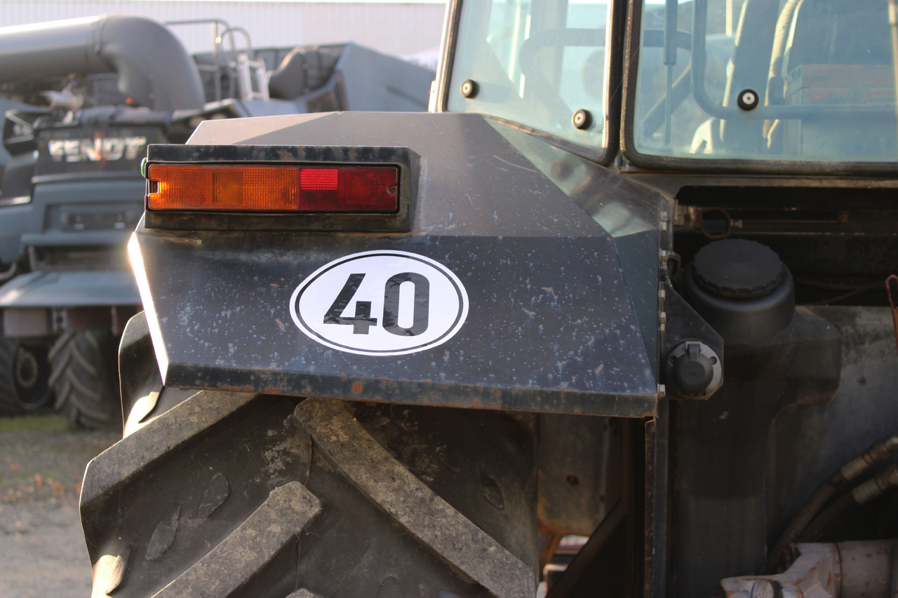 Massey Ferguson 3085 - Tractor: afbeelding 4 Massey Ferguson 3085 - Tractor: afbeelding 4