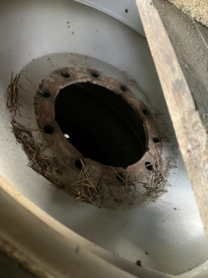 Massey Ferguson 340/95R48 320/95R32 Continental - Banden en velgen: afbeelding 3 Massey Ferguson 340/95R48 320/95R32 Continental - Banden en velgen: afbeelding 3