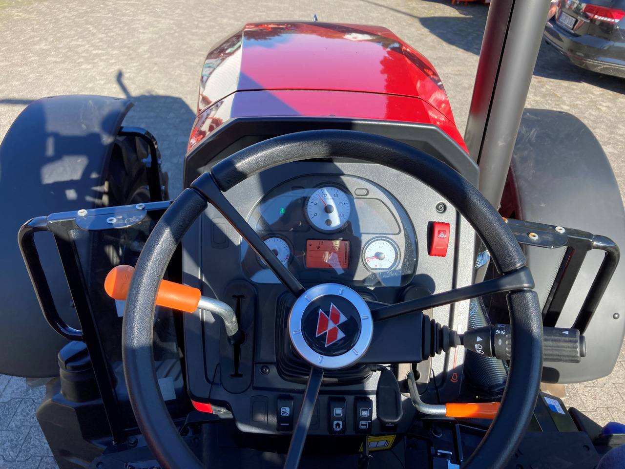 Massey Ferguson 4708 M Plattform Essential - Tractor: afbeelding 3 Massey Ferguson 4708 M Plattform Essential - Tractor: afbeelding 3