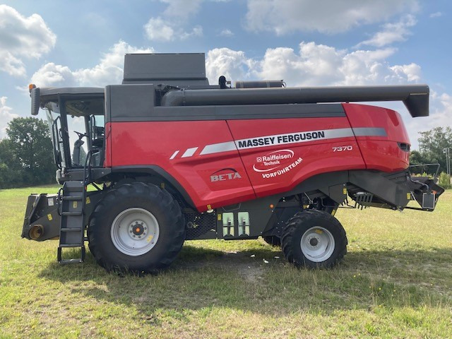 Massey Ferguson 7370 Beta - Maaidorser: afbeelding 1 Massey Ferguson 7370 Beta - Maaidorser: afbeelding 1