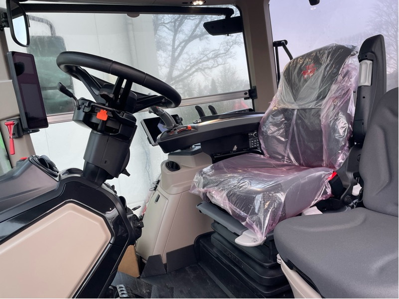 Massey Ferguson 8S.305 Dyna-VT EXCLUSIVE - Tractor: afbeelding 2 Massey Ferguson 8S.305 Dyna-VT EXCLUSIVE - Tractor: afbeelding 2