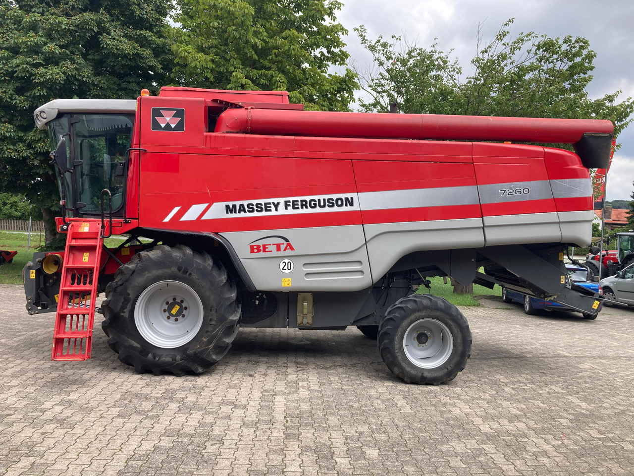 Massey Ferguson Beta 7260 - Maaidorser: afbeelding 1 Massey Ferguson Beta 7260 - Maaidorser: afbeelding 1