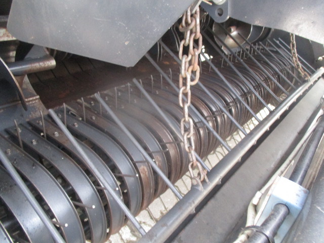 Massey Ferguson MF 716 Press-Wickel-Komb - Hooi-/ Voedermachine: afbeelding 5 Massey Ferguson MF 716 Press-Wickel-Komb - Hooi-/ Voedermachine: afbeelding 5