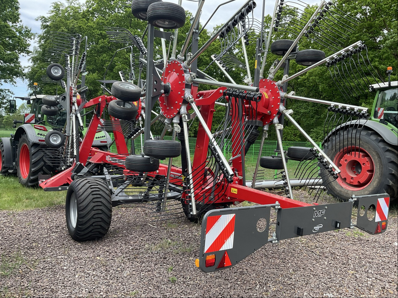 Massey Ferguson Rake 1254 TRC - Hooischudder: afbeelding 1 Massey Ferguson Rake 1254 TRC - Hooischudder: afbeelding 1