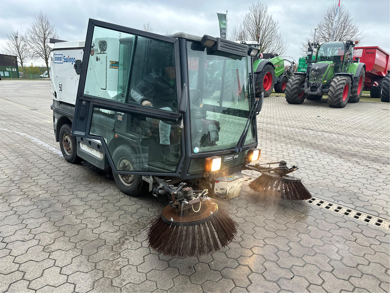 Schmidt Kehrmaschine Compact 200 - Maaimachine: afbeelding 3 Schmidt Kehrmaschine Compact 200 - Maaimachine: afbeelding 3