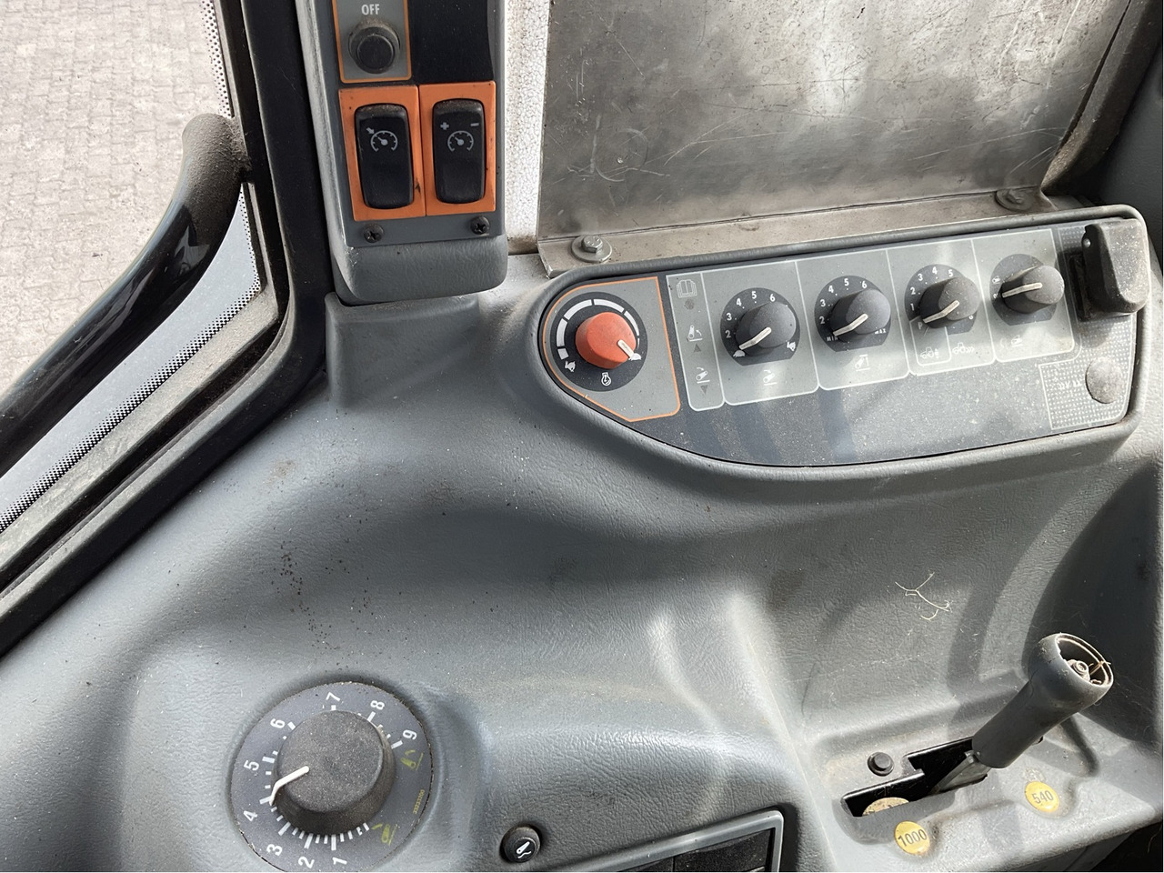 Valtra A 93 - Tractor: afbeelding 5 Valtra A 93 - Tractor: afbeelding 5