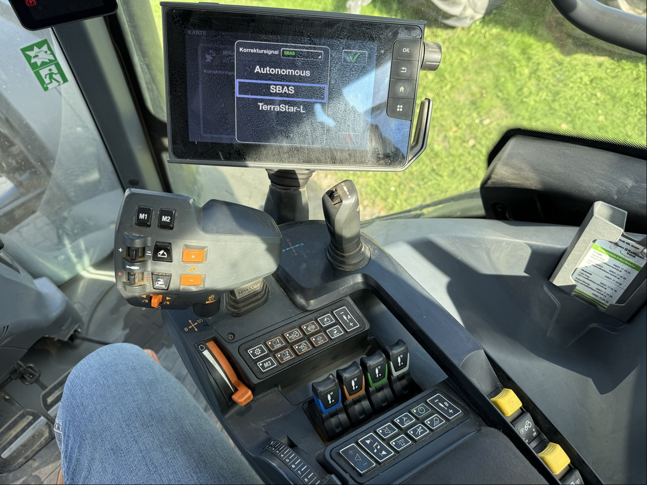 Valtra T 235 Direct - Tractor: afbeelding 3 Valtra T 235 Direct - Tractor: afbeelding 3