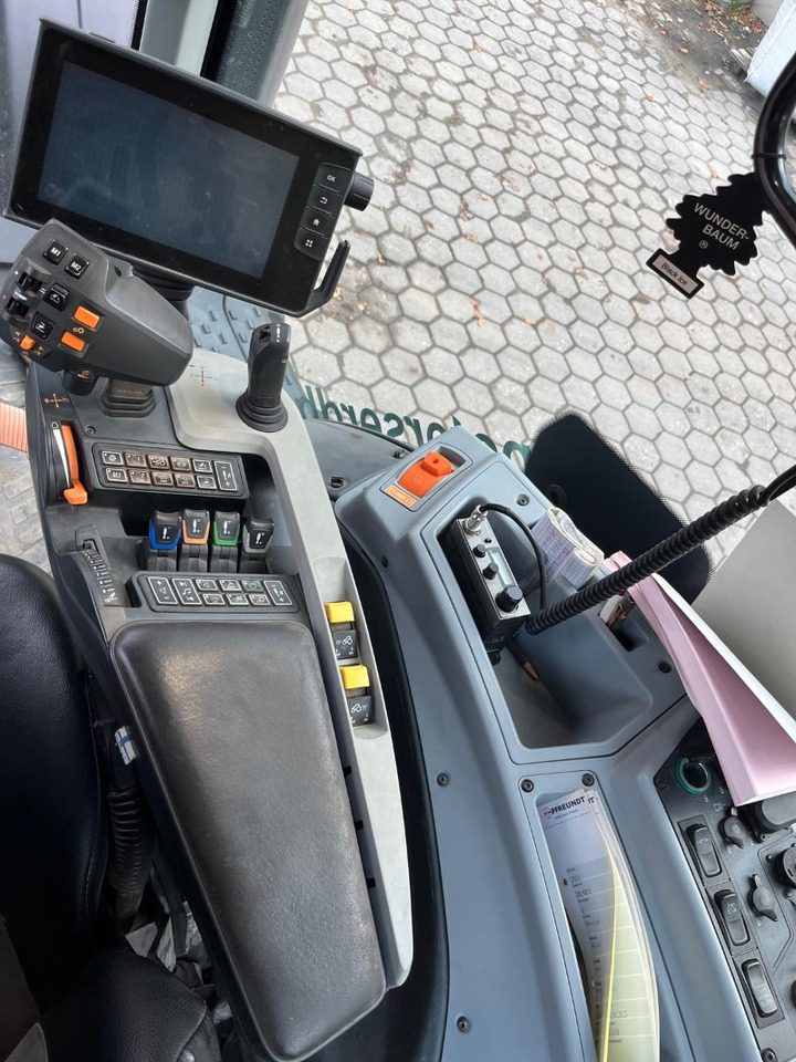 Valtra T214 Direct TwinTrac - Tractor: afbeelding 3 Valtra T214 Direct TwinTrac - Tractor: afbeelding 3