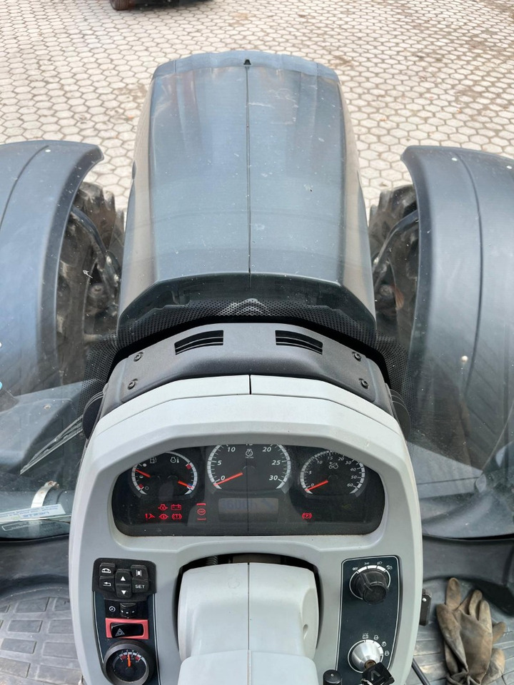 Valtra T214 Direct TwinTrac - Tractor: afbeelding 2 Valtra T214 Direct TwinTrac - Tractor: afbeelding 2