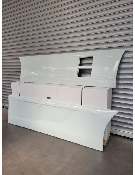 Iveco 3800mm Fuel tank steps / scalini serbatoio - Aerokit/ Spoiler voor Vrachtwagen: afbeelding 2 Iveco 3800mm Fuel tank steps / scalini serbatoio - Aerokit/ Spoiler voor Vrachtwagen: afbeelding 2