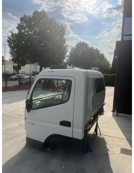 Mitsubishi Fuso CANTER C TYPE 2040 mm - Cabine en interieur voor Vrachtwagen: afbeelding 2 Mitsubishi Fuso CANTER C TYPE 2040 mm - Cabine en interieur voor Vrachtwagen: afbeelding 2