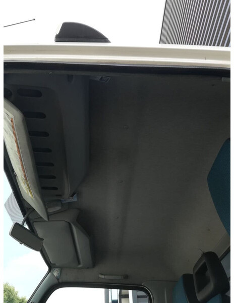 Mitsubishi Fuso CANTER C TYPE MODEL LARGE - Cabine en interieur voor Vrachtwagen: afbeelding 4 Mitsubishi Fuso CANTER C TYPE MODEL LARGE - Cabine en interieur voor Vrachtwagen: afbeelding 4