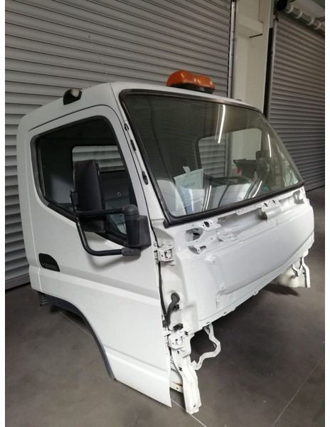 Mitsubishi Fuso CANTER - Cabine en interieur voor Vrachtwagen: afbeelding 3 Mitsubishi Fuso CANTER - Cabine en interieur voor Vrachtwagen: afbeelding 3