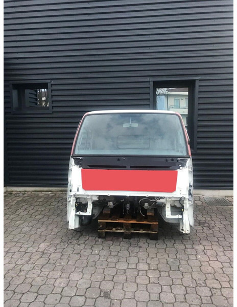 Mitsubishi Fuso CANTER S TYPE MODEL - Cabine en interieur voor Vrachtwagen: afbeelding 2 Mitsubishi Fuso CANTER S TYPE MODEL - Cabine en interieur voor Vrachtwagen: afbeelding 2