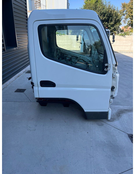 Mitsubishi Fuso CANTER S TYPE MODEL - Cabine en interieur voor Vrachtwagen: afbeelding 5 Mitsubishi Fuso CANTER S TYPE MODEL - Cabine en interieur voor Vrachtwagen: afbeelding 5