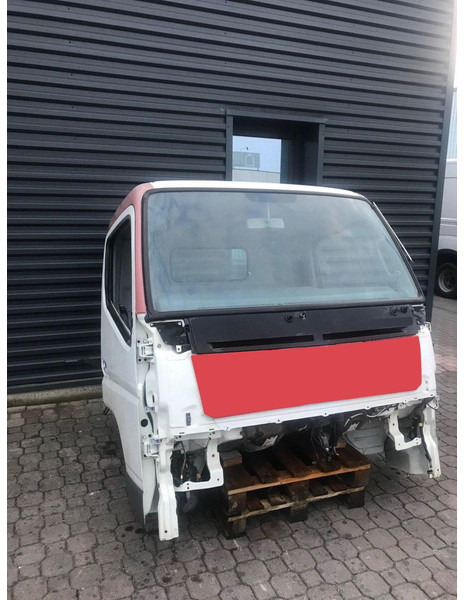 Mitsubishi Fuso CANTER S TYPE MODEL - Cabine en interieur voor Vrachtwagen: afbeelding 1 Mitsubishi Fuso CANTER S TYPE MODEL - Cabine en interieur voor Vrachtwagen: afbeelding 1