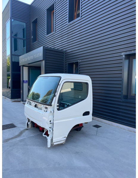 Mitsubishi Fuso CANTER S TYPE MODEL - Cabine en interieur voor Vrachtwagen: afbeelding 4 Mitsubishi Fuso CANTER S TYPE MODEL - Cabine en interieur voor Vrachtwagen: afbeelding 4