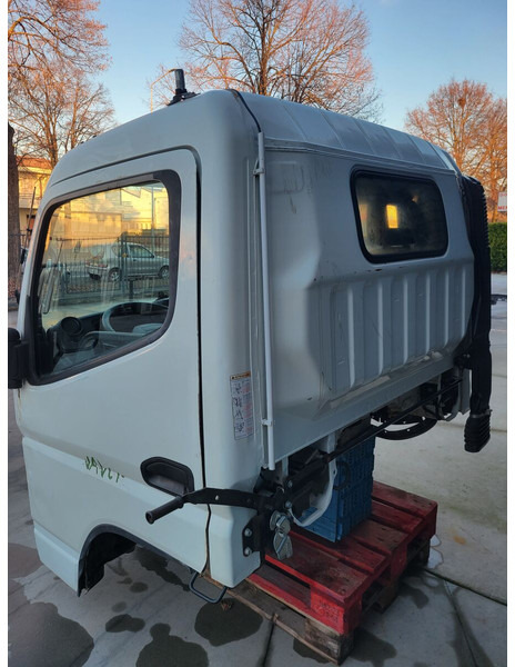 Mitsubishi Fuso "S" Fuso - Cabine en interieur voor Vrachtwagen: afbeelding 5 Mitsubishi Fuso "S" Fuso - Cabine en interieur voor Vrachtwagen: afbeelding 5