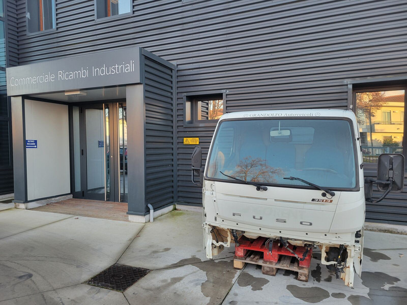 Mitsubishi Fuso "S" Fuso - Cabine en interieur voor Vrachtwagen: afbeelding 2 Mitsubishi Fuso "S" Fuso - Cabine en interieur voor Vrachtwagen: afbeelding 2