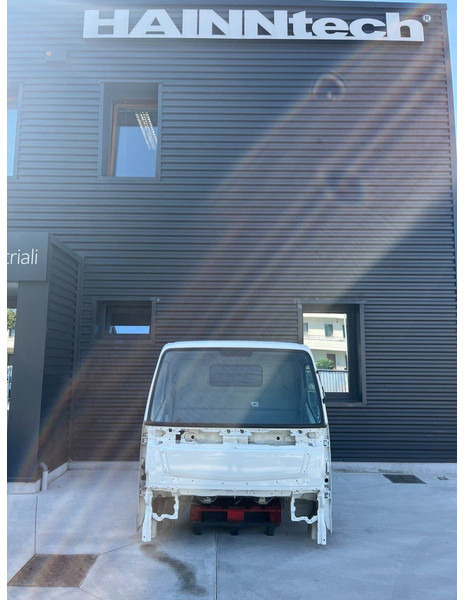 Mitsubishi S MODEL - Cabine en interieur voor Vrachtwagen: afbeelding 1 Mitsubishi S MODEL - Cabine en interieur voor Vrachtwagen: afbeelding 1