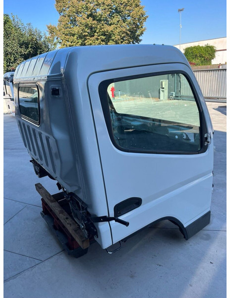 Cabine en interieur voor Vrachtwagen Mitsubishi S MODEL: afbeelding 8 Cabine en interieur voor Vrachtwagen Mitsubishi S MODEL: afbeelding 8