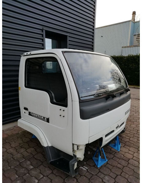 Nissan CABSTAR (1996-2006) - Cabine en interieur voor Vrachtwagen: afbeelding 3 Nissan CABSTAR (1996-2006) - Cabine en interieur voor Vrachtwagen: afbeelding 3