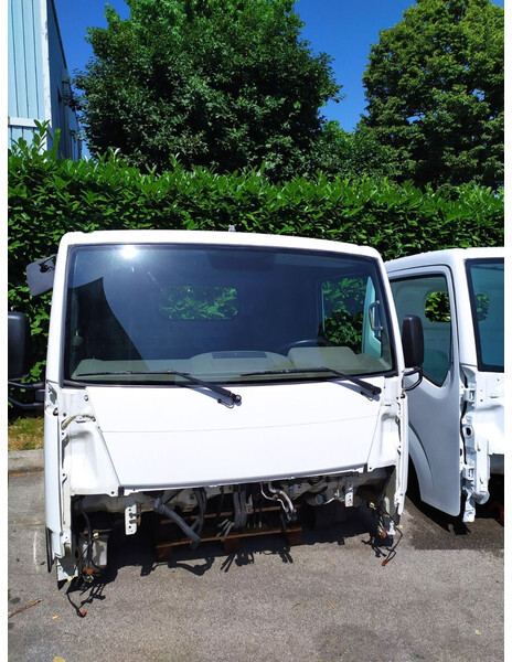 Nissan Cabstar (2007-2013) - Cabine en interieur voor Vrachtwagen: afbeelding 4 Nissan Cabstar (2007-2013) - Cabine en interieur voor Vrachtwagen: afbeelding 4