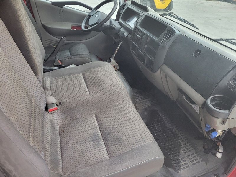 Nissan Cabstar - Cabine en interieur voor Vrachtwagen: afbeelding 5 Nissan Cabstar - Cabine en interieur voor Vrachtwagen: afbeelding 5