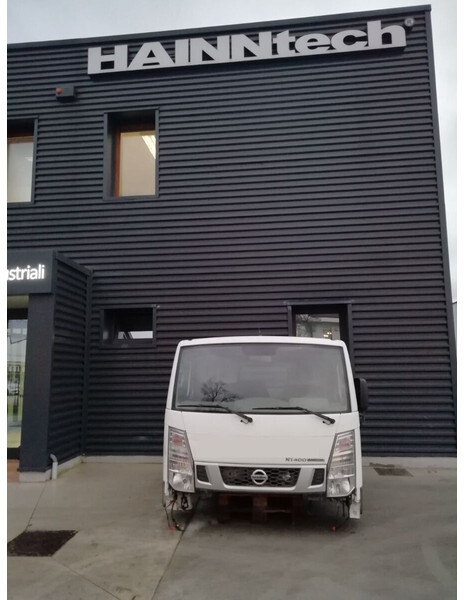 Nissan NT 400 - Cabine en interieur voor Vrachtwagen: afbeelding 1 Nissan NT 400 - Cabine en interieur voor Vrachtwagen: afbeelding 1