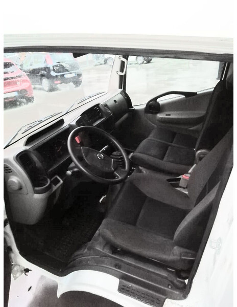 Nissan NT 400 - Cabine en interieur voor Vrachtwagen: afbeelding 3 Nissan NT 400 - Cabine en interieur voor Vrachtwagen: afbeelding 3