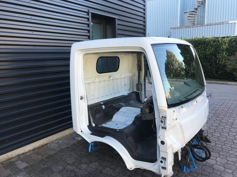 Nissan NT400 CABSTAR - Cabine en interieur voor Vrachtwagen: afbeelding 2 Nissan NT400 CABSTAR - Cabine en interieur voor Vrachtwagen: afbeelding 2