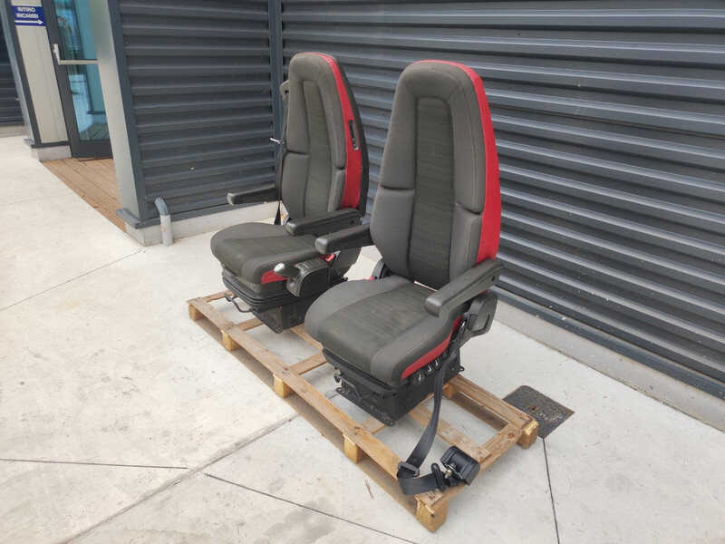 Volvo FH4 - FH13 FH16 - Zitplaats voor Vrachtwagen: afbeelding 2 Volvo FH4 - FH13 FH16 - Zitplaats voor Vrachtwagen: afbeelding 2