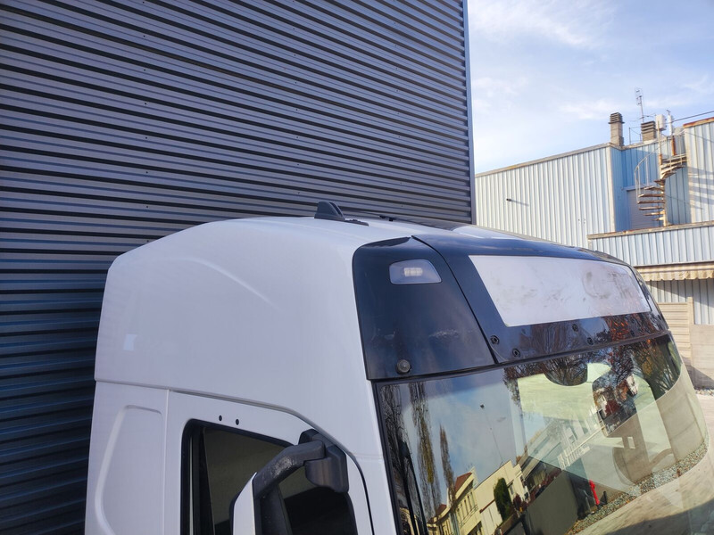 Volvo L2 H2 - Cabine en interieur voor Vrachtwagen: afbeelding 2 Volvo L2 H2 - Cabine en interieur voor Vrachtwagen: afbeelding 2