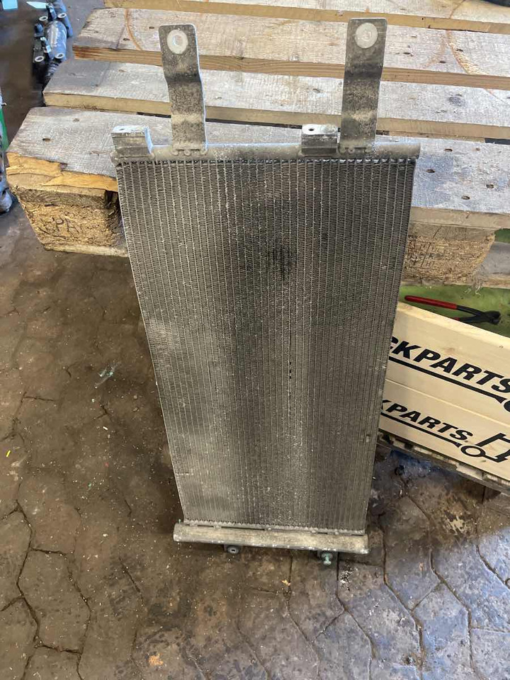 MAN AC COOLER 81.61920-6041 - Koelsysteem voor Vrachtwagen: afbeelding 1 MAN AC COOLER 81.61920-6041 - Koelsysteem voor Vrachtwagen: afbeelding 1
