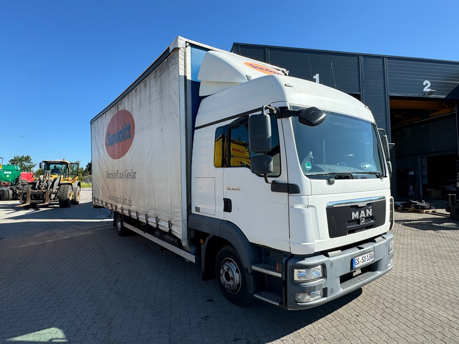 MAN CABINE F99L/R37 - Cabine voor Vrachtwagen: afbeelding 2 MAN CABINE F99L/R37 - Cabine voor Vrachtwagen: afbeelding 2