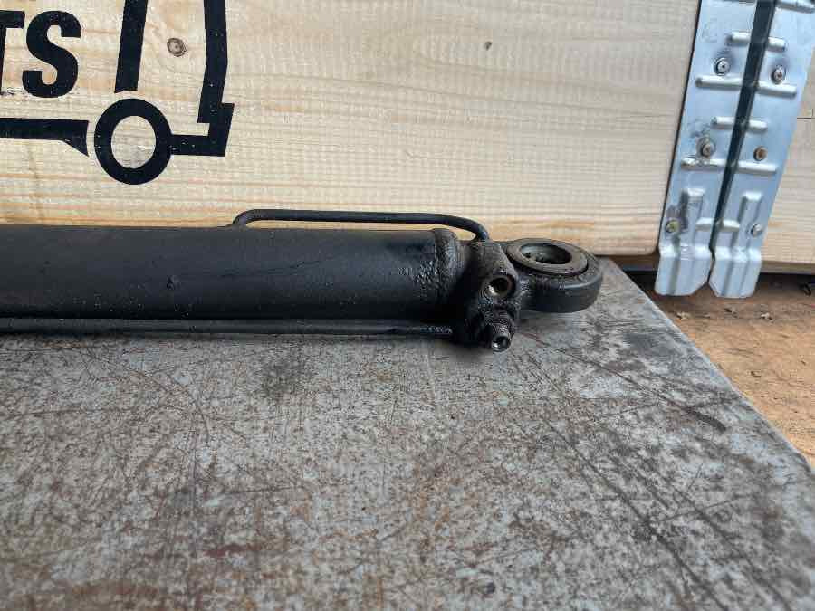 MAN CABINE TILT CYLINDER 81.41723-6137 - Cabine en interieur voor Vrachtwagen: afbeelding 2 MAN CABINE TILT CYLINDER 81.41723-6137 - Cabine en interieur voor Vrachtwagen: afbeelding 2